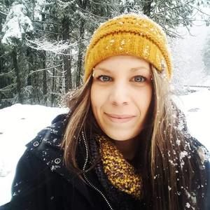 Meet your Posher, Adina